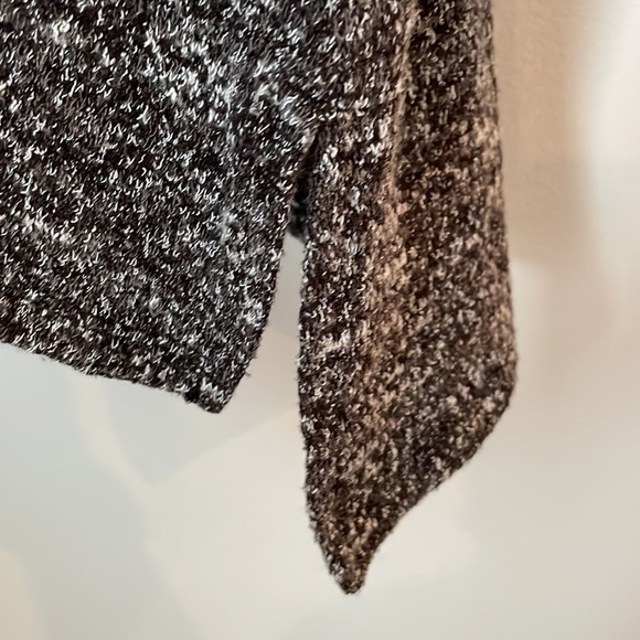 Maurices Shirt SZ M Black/White 3/4 Length Sleeves with Sheer Design Scoop Neck - Picture 6 of 10